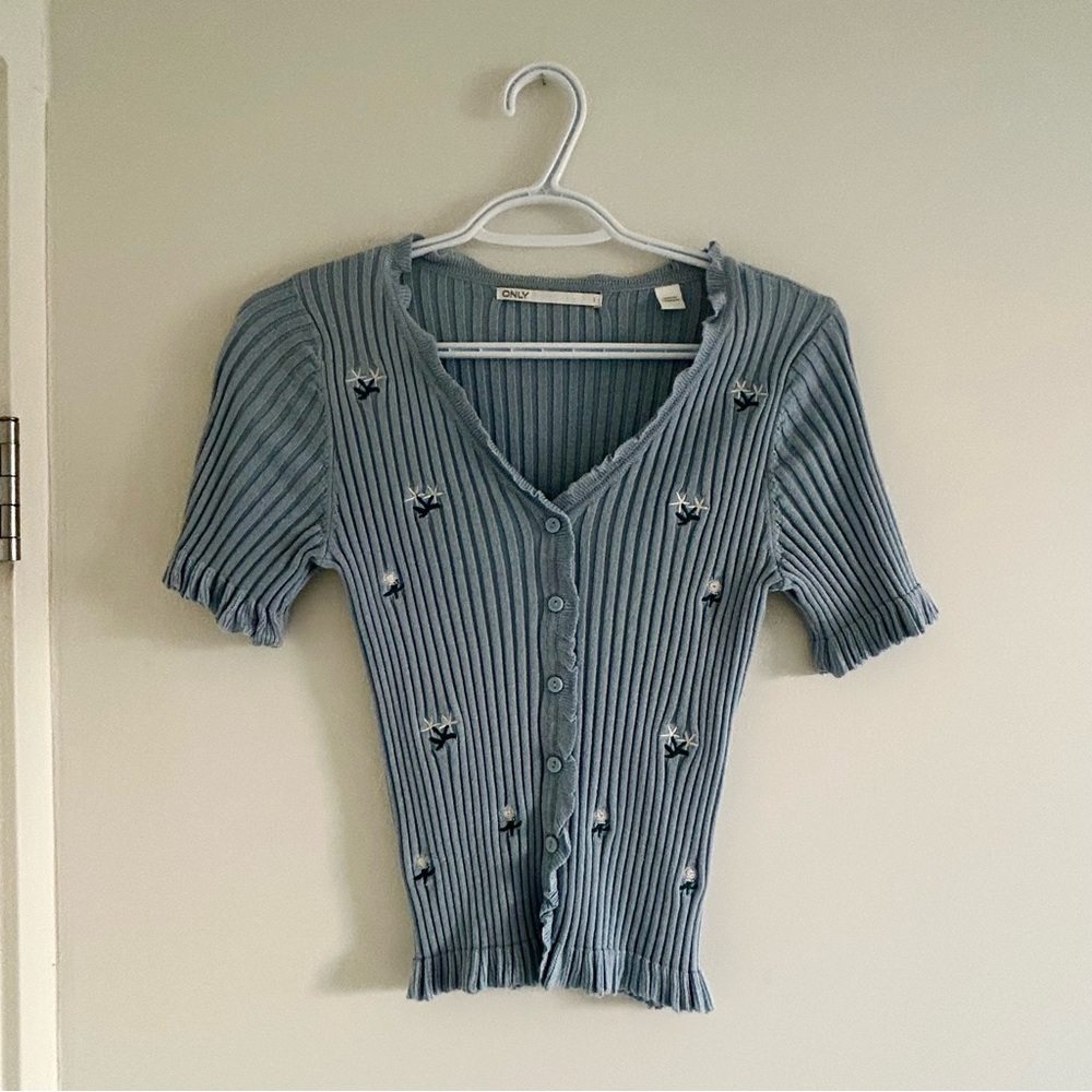 Light Blue Ribbed Knit Cardigan Top with Floral Embroidery